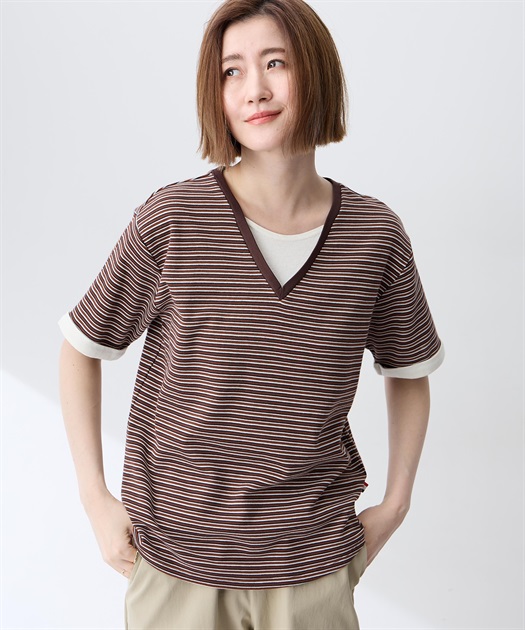 レイヤード風ボーダーVネックTシャツ