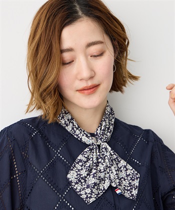 【Liberty】リバティプリントワンタッチスカーフ【接触冷感】(ネイビー-フリー)