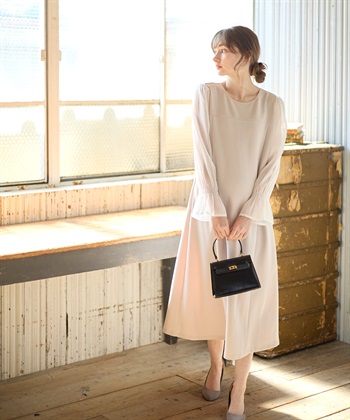 シフォンスリーブ ストレッチジョーゼットワンピース（マタニティ/授乳服）授乳口付き 授乳楽々 妊婦服 産前・産後対応(ベージュ-Ｍ)