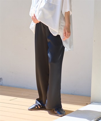 サテンワイド マタニティパンツ（マタニティ～産後）妊婦服 産前・産後対応(ブラック-Ｍ)
