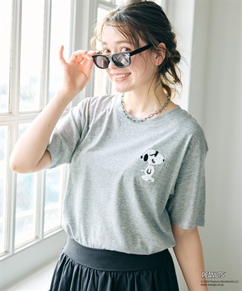 【PEANUTS/ピーナッツ】SNOOPY/スヌーピーワンポイントサガラ刺繍半袖Tシャツ(杢グレー-M)